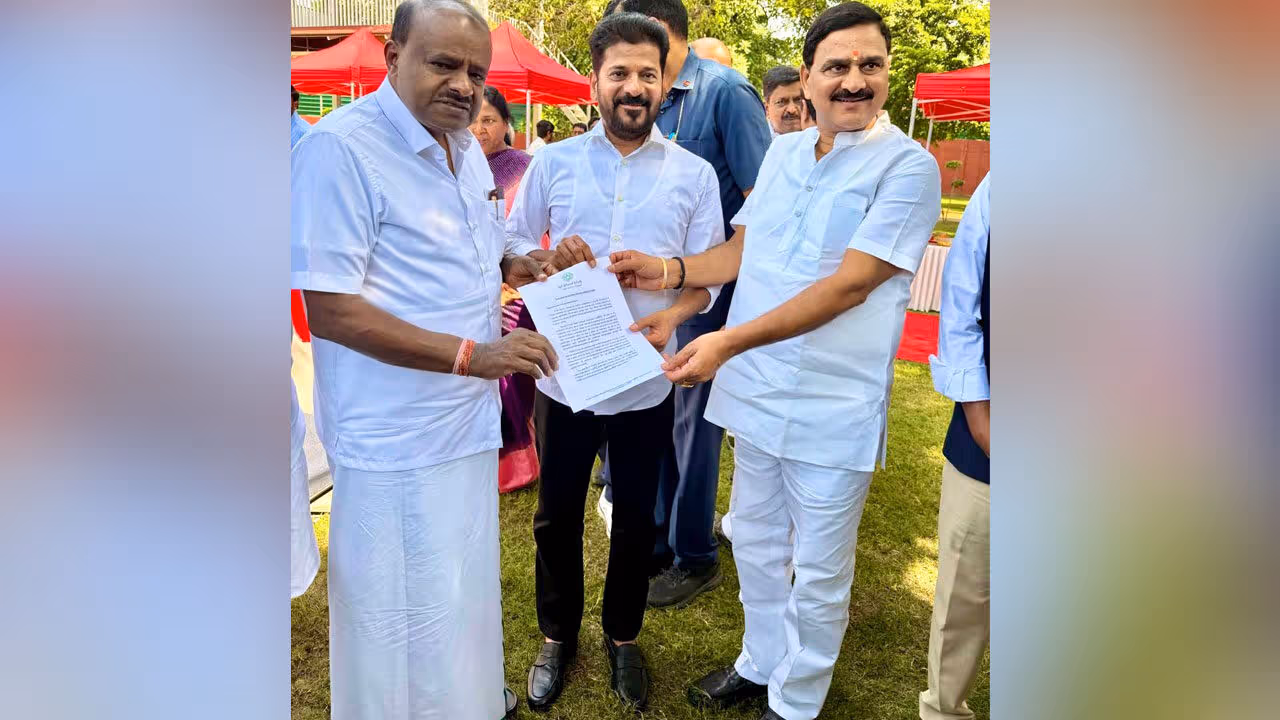 బ‌య్యారంలో గ్రీన్ స్టీల్ ప్లాంట్ నెల‌కొల్పండి : కేంద్ర మంత్రి కుమార‌స్వామికి సీఎం రేవంత్ రెడ్డి విన‌తి