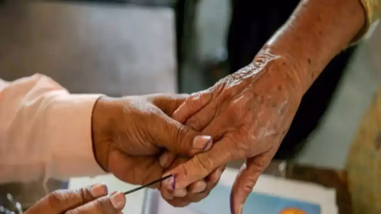 బెంగాల్ తొలి విడత..తమిళనాడులో ముగిసిన ఎన్నికల ప్రచారం