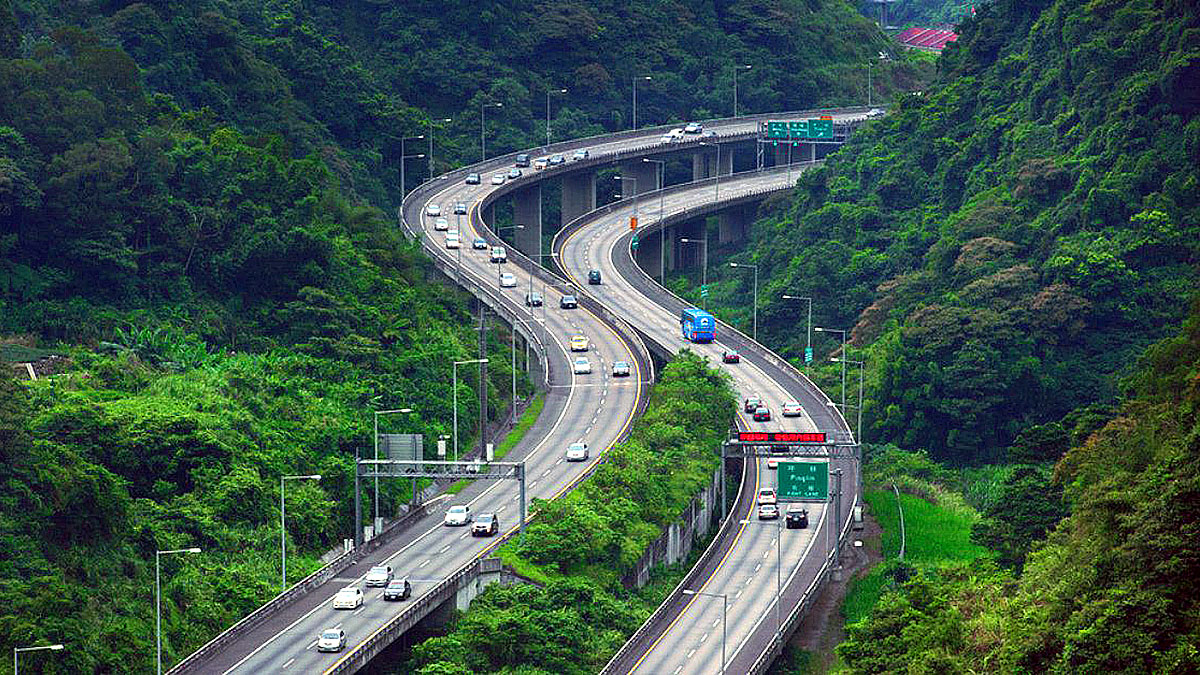 Delhi Dehradun Expressway elevated road in hilly region