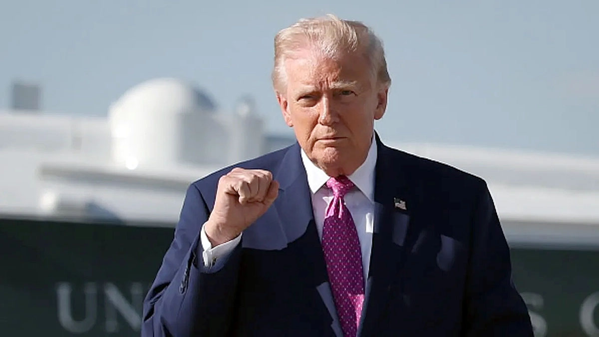 US President Donald Trump reacting after announcing Hormuz blockade decision