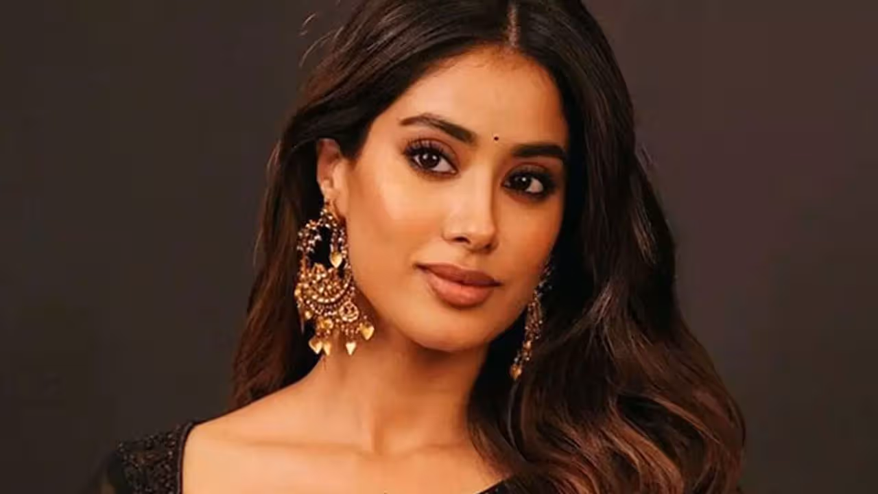 Janhvi Kapoor | సమాజం, మీడియా శ్రీదేవి పట్ల కనీస సానుభూతి చూప‌లేదు.. జాన్వీ కపూర్ భావోద్వేగ వ్యాఖ్యలు వైరల్