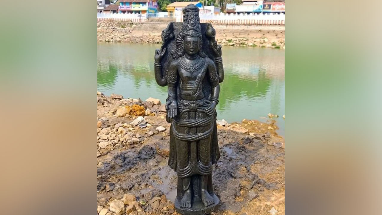 Vishnu statue