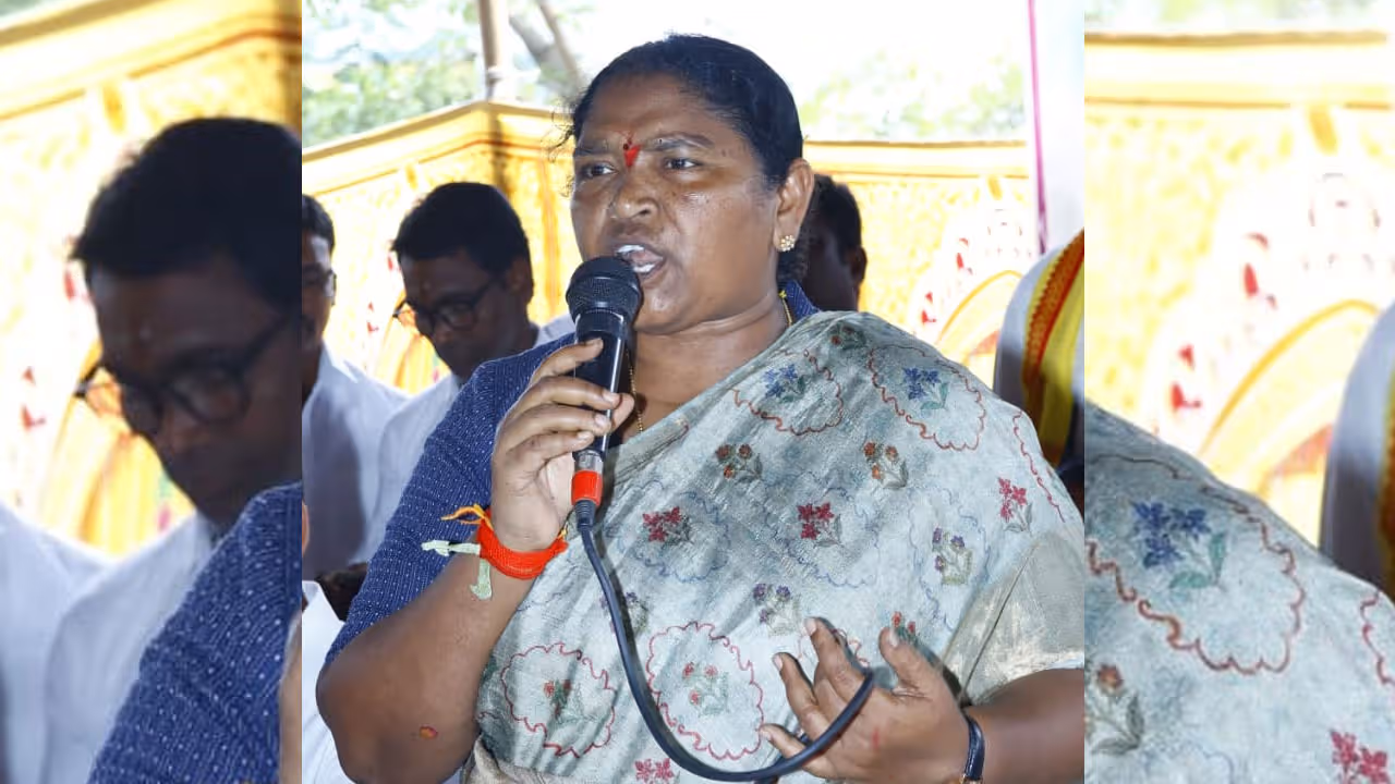 రైతు భరోసాపై బీఆర్ఎస్ తప్పుడు ప్రచారం.. కేసీఆర్ వ్యాఖ్యలపై మంత్రి సీతక్క ఆగ్రహం