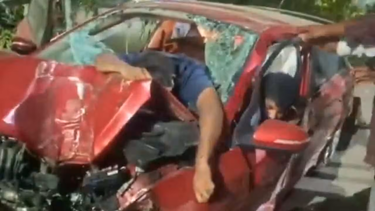 Road Accident | పెద్దపల్లి జిల్లాలో ఘోర రోడ్డు ప్రమాదం.. సింగ‌రేణి ఉద్యోగి మృతి