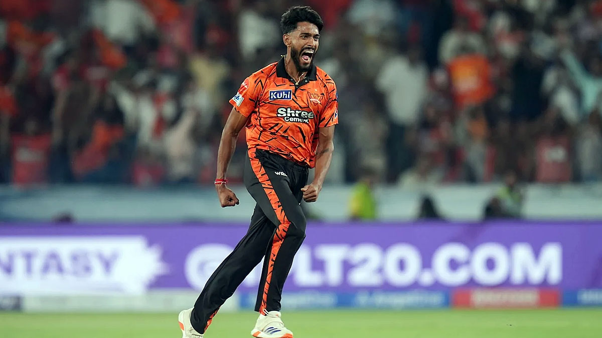 Praful Hinge celebrates after taking wicket in first over during SRH vs RR IPL match
