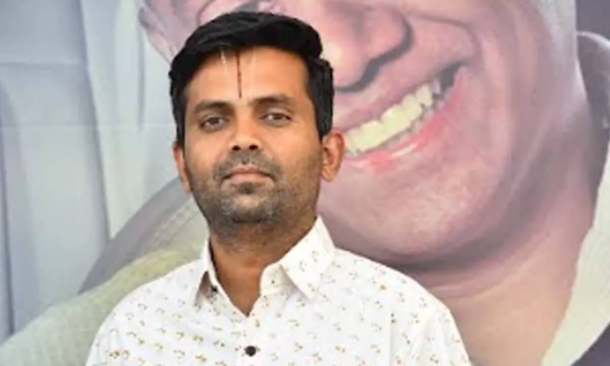 అప్పుల్లో ఉన్నవారికి.. ధైర్యాన్నిచ్చే చిత్రం ‘కార్మేని సెల్వం’: దర్శకుడు రామ్ చక్రి