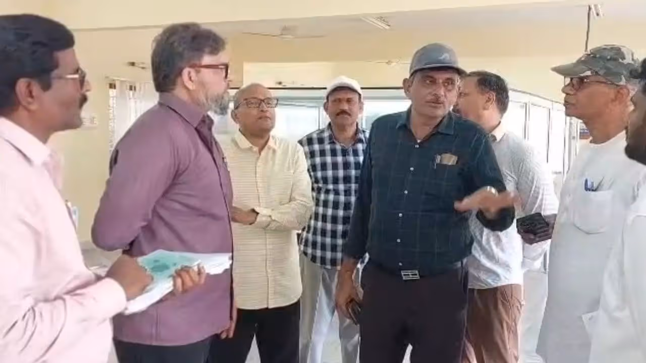 శ్రీశైలం జలాశయాన్ని పరిశీలించిన కేఆర్ఎంబీ చైర్మన్