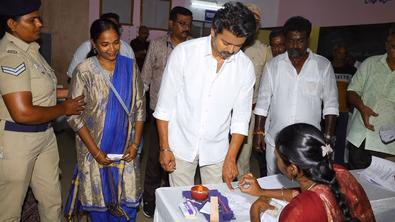 తమిళనాడు, బెంగాల్ లో కొనసాగుతున్న పోలింగ్