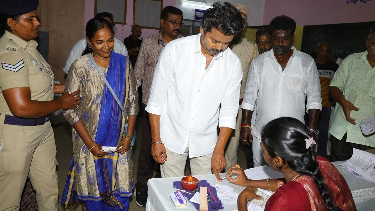 తమిళనాడు, బెంగాల్ లో కొనసాగుతున్న పోలింగ్