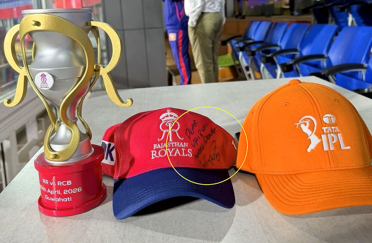 Vaibhav Suryavanshi signed Rajasthan Royals cap by Virat Kohli IPL 2026