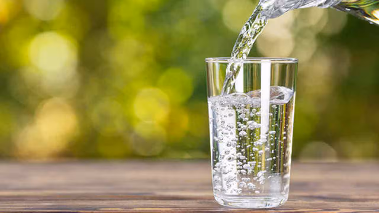Water Glass | ఒక్క గ్లాస్ నీటితో రాత్రికి రాత్రే కోటీశ్వ‌రులైపోవ‌చ్చు..! అదేలాగో తెలుసా..?