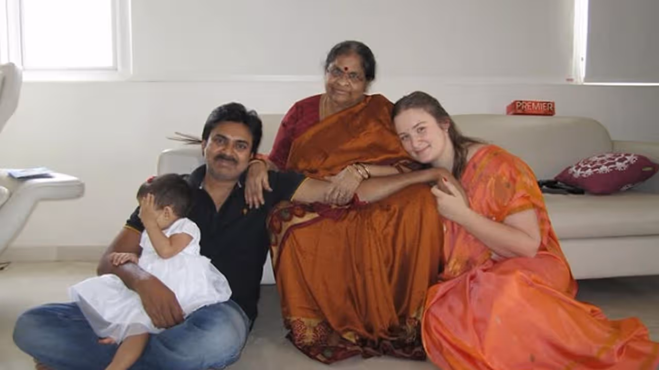 Chiranjeevi | మదర్స్ డే సందర్భంగా ఎమోషనల్ పోస్టులు.. చిరంజీవి, అన్నా లెజినోవా సందేశాలు వైరల్!