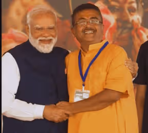 పశ్చిమ బెంగాల్ లో కొలువుతీరిన బీజేపీ తొలి సర్కార్