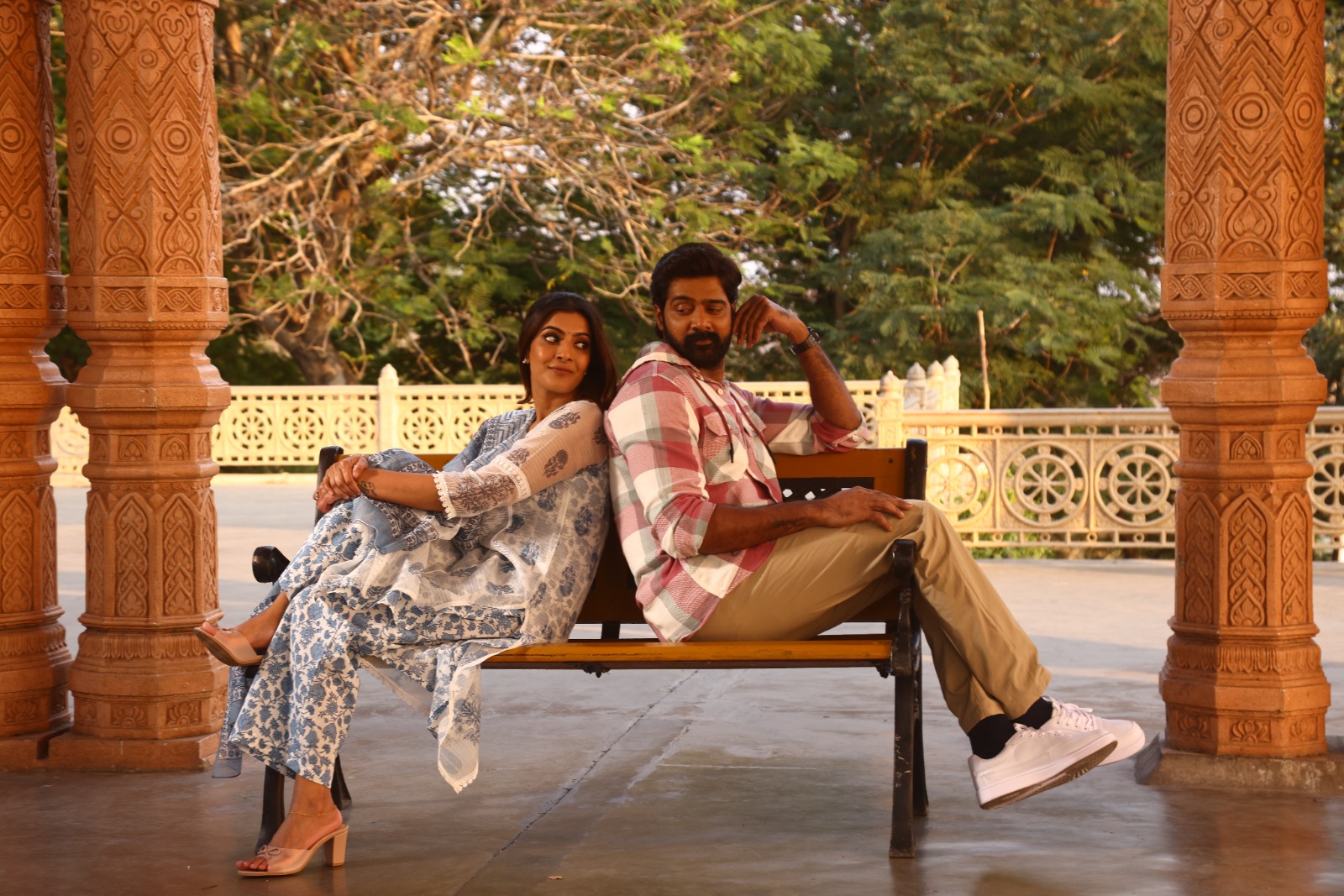 మే 22న.. థియేటర్లలోకి వరలక్ష్మి, నవీన్ చంద్రల ‘పోలీస్ కంప్లైంట్’