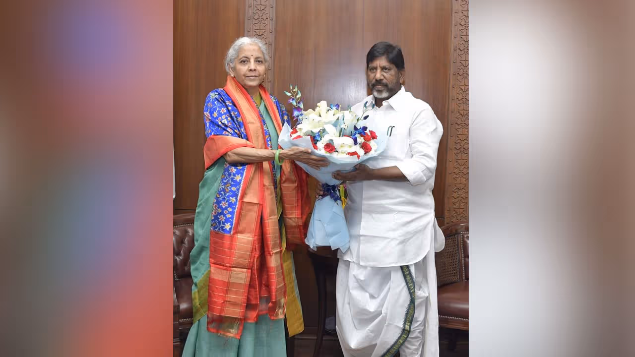 కేంద్ర ఆర్థిక మంత్రి నిర్మలాసీతారామన్ తో భట్టి విక్రమార్క భేటీ !