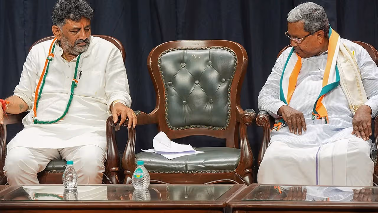 ఢిల్లీకి చేరిన కర్ణాటక కాంగ్రెస్ లో సీఎం మార్పు లొల్లి !