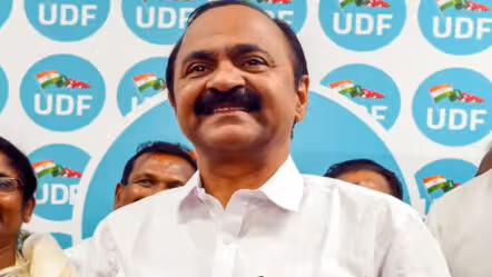 కేరళం సీఎంగా వీ.డీ. సతీశన్‌ ప్రమాణస్వీకారం