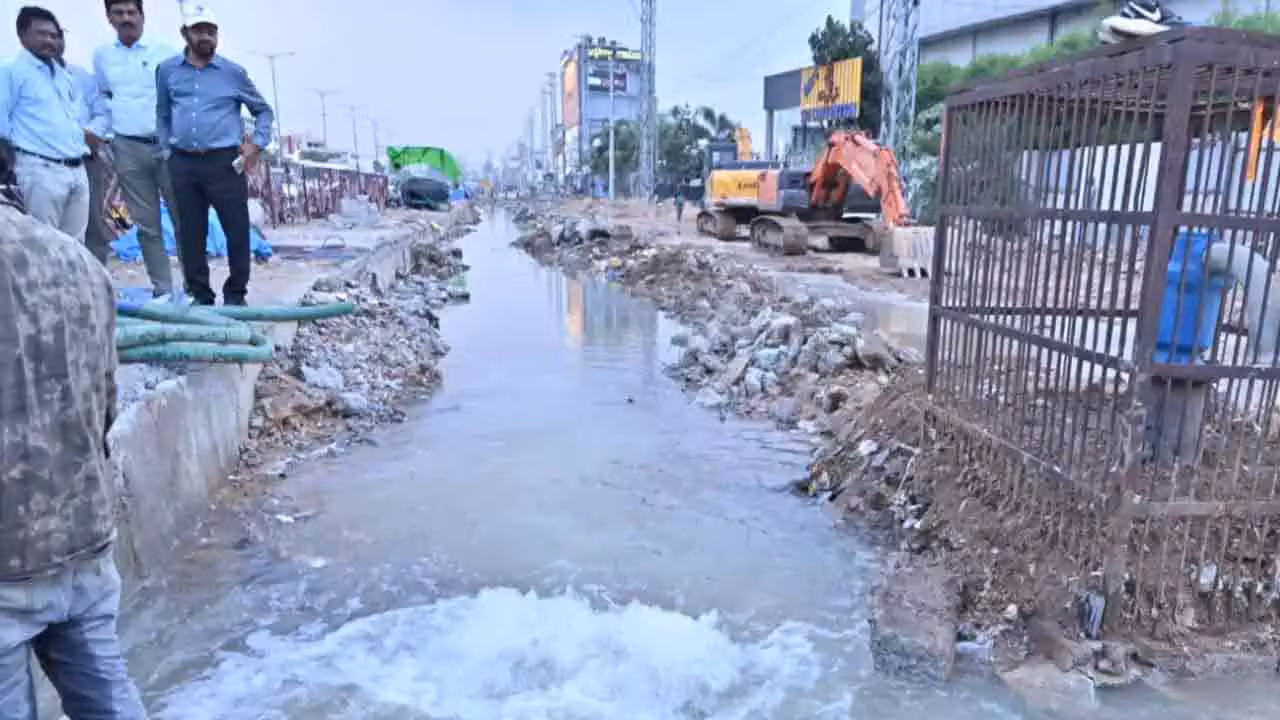 HMWSSB | ప‌గిలిన మంజీరా పైపులైన్.. హైద‌రాబాద్‌లో నీటి స‌ర‌ఫ‌రాకు అంత‌రాయం..!