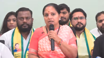 భగీరథ్ దేశం వదిలిపోకుండా లుకౌట్ నోటీసులు జారీ చేయాలి : టీఆర్ఎస్ చీఫ్ కవిత