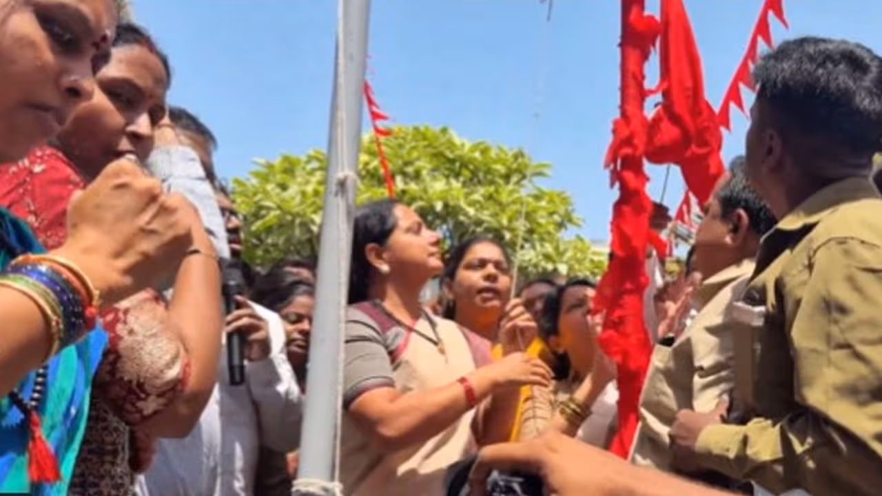 కార్మికులకు అండగా టీఆర్ఎస్ : కవిత భరోసా