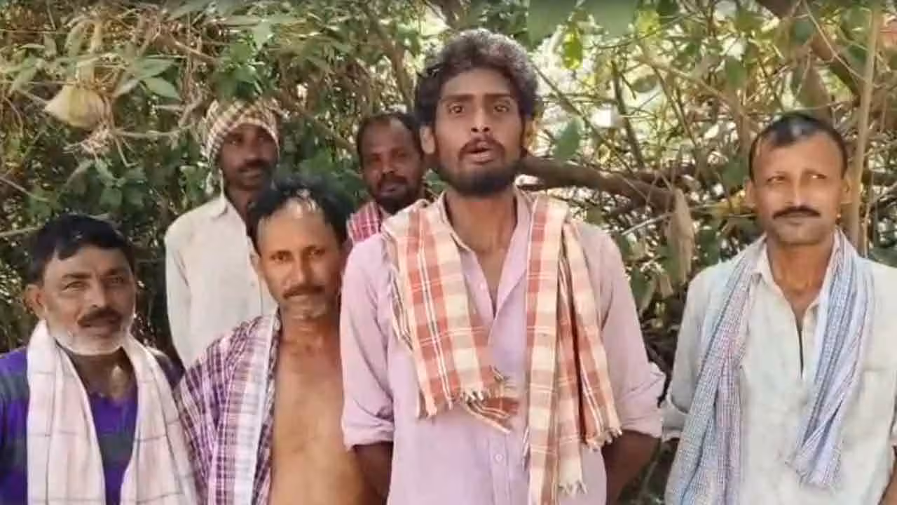 MG NREGA | గుండు గీయించుకున్న ఉపాధి హామీ కూలీ.. ముఖాన్ని గుర్తించ‌ని యాప్..!