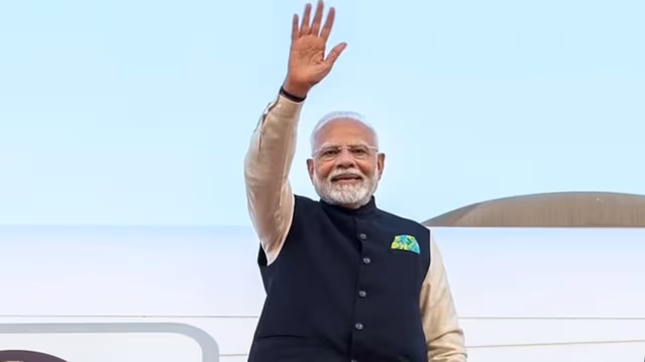 జనానికే పొదుపు సుద్దులు..విదేశీ పర్యటనకు ప్రధాని మోదీ