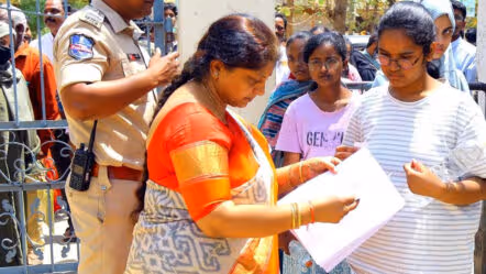 నీట్ పరీక్ష రద్దు.. కేంద్రం సంచలన నిర్ణయం