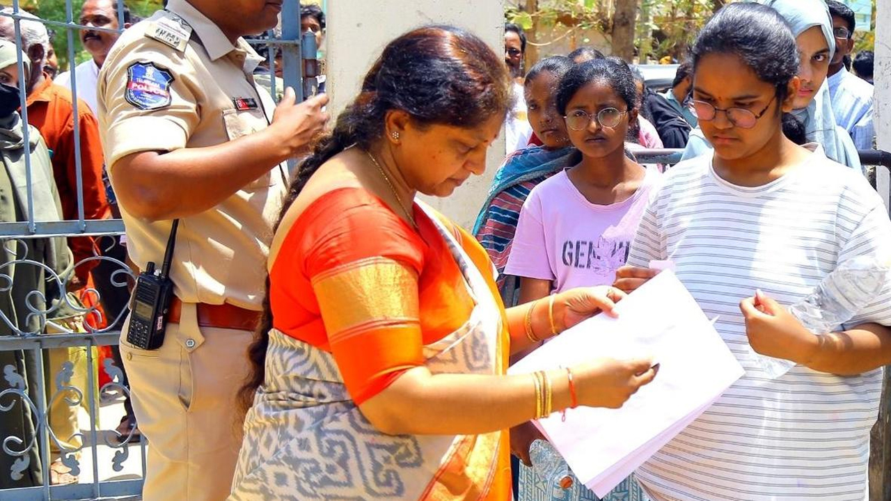 నీట్ పరీక్ష రద్దు.. కేంద్రం సంచలన నిర్ణయం