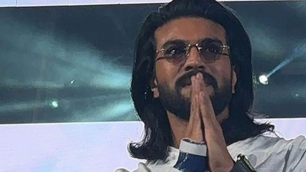 Ram Charan | ‘పెద్ది’ ఈవెంట్‌లో రామ్ చరణ్ చేతికి కట్టు.. గాయం ఇంకా తగ్గలేదా, ఫ్యాన్స్ ఆందోళన!