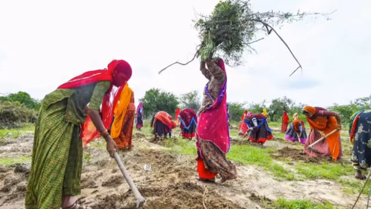జులై 1నుంచి అమలులోకి వీబీ జీ రామ్‌ జీ పథకం