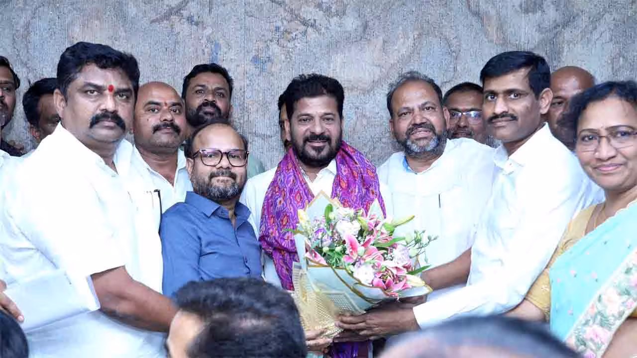 Revanth Reddy | 100 రోజుల్లో రిటైర్మెంట్ బెనిఫిట్స్ చెల్లిస్తాం.. పీఆర్సీపై తక్షణమే రిపోర్టు ఇస్తాం.. ఉద్యోగ సంఘాలకు సీఎం రేవంత్ రెడ్డి హామీ