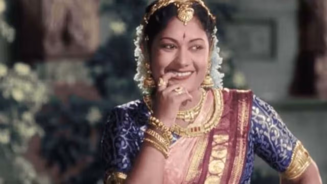 Savitri |  మహానటి సావిత్రి తాగి షూటింగ్‌కి వ‌చ్చి వాంతి చేసుకుందా.. అప్పుడు విజ‌య నిర్మ‌ల ఏం చేసిందంటే..!