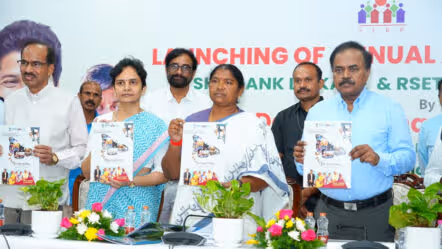 మహిళా స్వయం సహాయక సంఘాలకు మంత్రి సీతక్క గుడ్ న్యూస్
