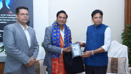 హైదరాబాద్ లో టెస్లా ఇవి కార్ల షోరూం…