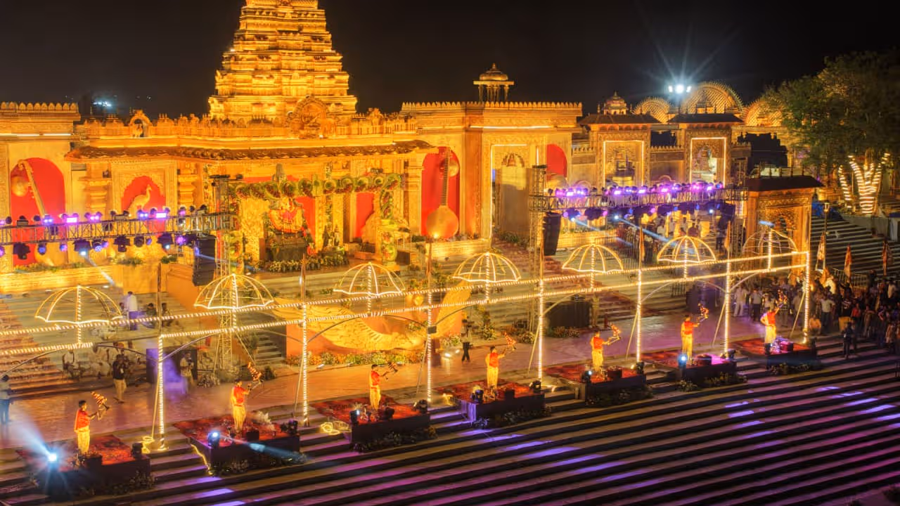 కాళేశ్వరంలో సరస్వతి నవరత్న మాలా హారతి