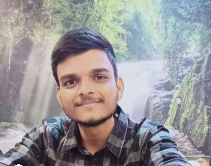 ఏడాదికి రూ.1.6 కోట్ల జీతం..తిరస్కరించి తల్లిదండ్రుల సేవలో!