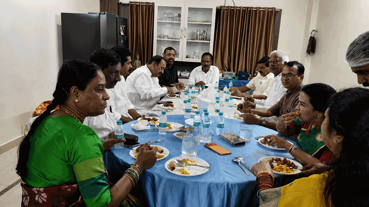 వరంగల్‌ కాంగ్రెస్ నేతలు కలహాలు వీడారా? కొండాతో విభేదాలు తొలిగినట్టేనా?