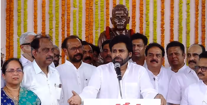 తెలంగాణ భూమి పుత్రులే పోటీ చేస్తామంటే అభ్యంతరం ఎందుకు? : పవన్ కల్యాణ్