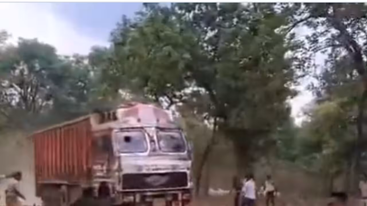 సినీ ఫక్కీలో ఛేజింగ్.. బాలికను ఢీకొట్టి పారిపోతున్న ట్రక్కు డ్రైవర్ అరెస్టు