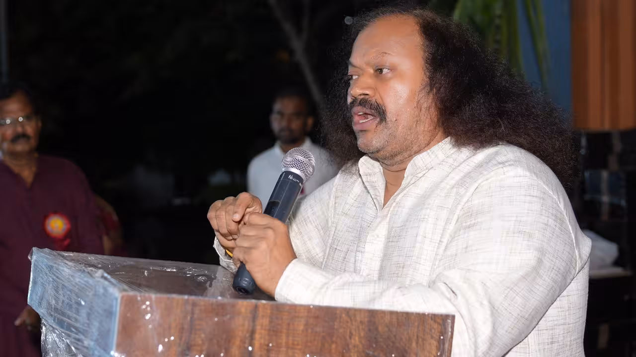రెండు లక్షల పుస్తకాలతో పరిమళించిన మై హోమ్ అవతార్‌లో చరిత్రకెక్కిన పురాణపండ
