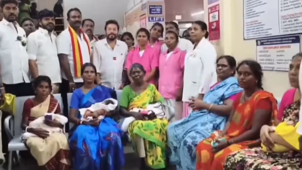 సీఎం విజయ్ బర్త్ డే.. వారికి ఉచిత బంగారు ఉంగరాలు!