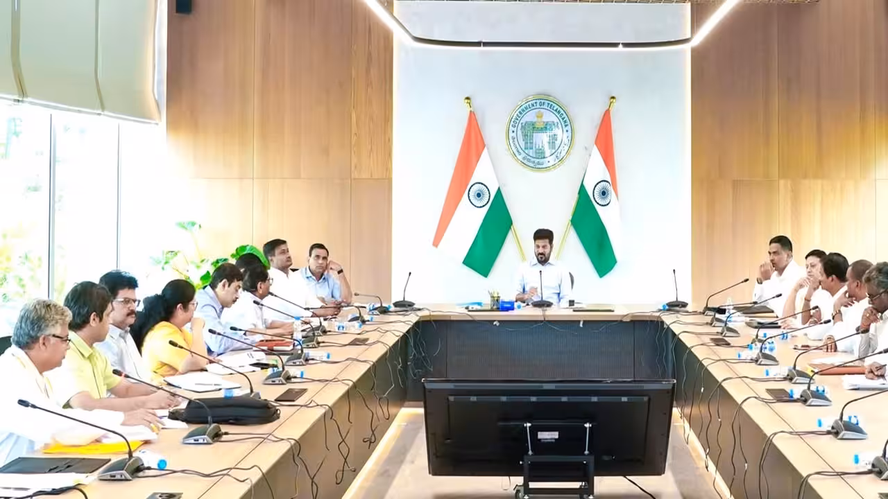 యాదగిరి గుట్ట అభివృద్దికి నిధుల విడుదలకు సీఎం రేవంత్ రెడ్డి ఆదేశాలు