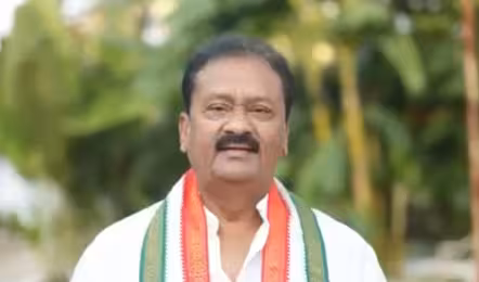 కాంగ్రెస్ నేత షబ్బీర్ అలీకి షోకాజ్ నోటీసులు