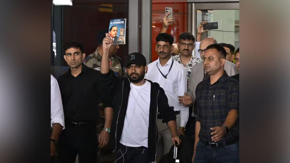ఢిల్లీ జంతర్ మంతర్ వద్ద కాక్రోచ్ జనతా పార్టీ ఆందోళన టెన్షన్