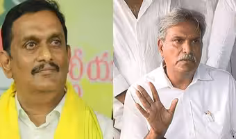 తెలంగాణలో భూములను చెరబడుతున్న ఆంధ్రా నేతలు