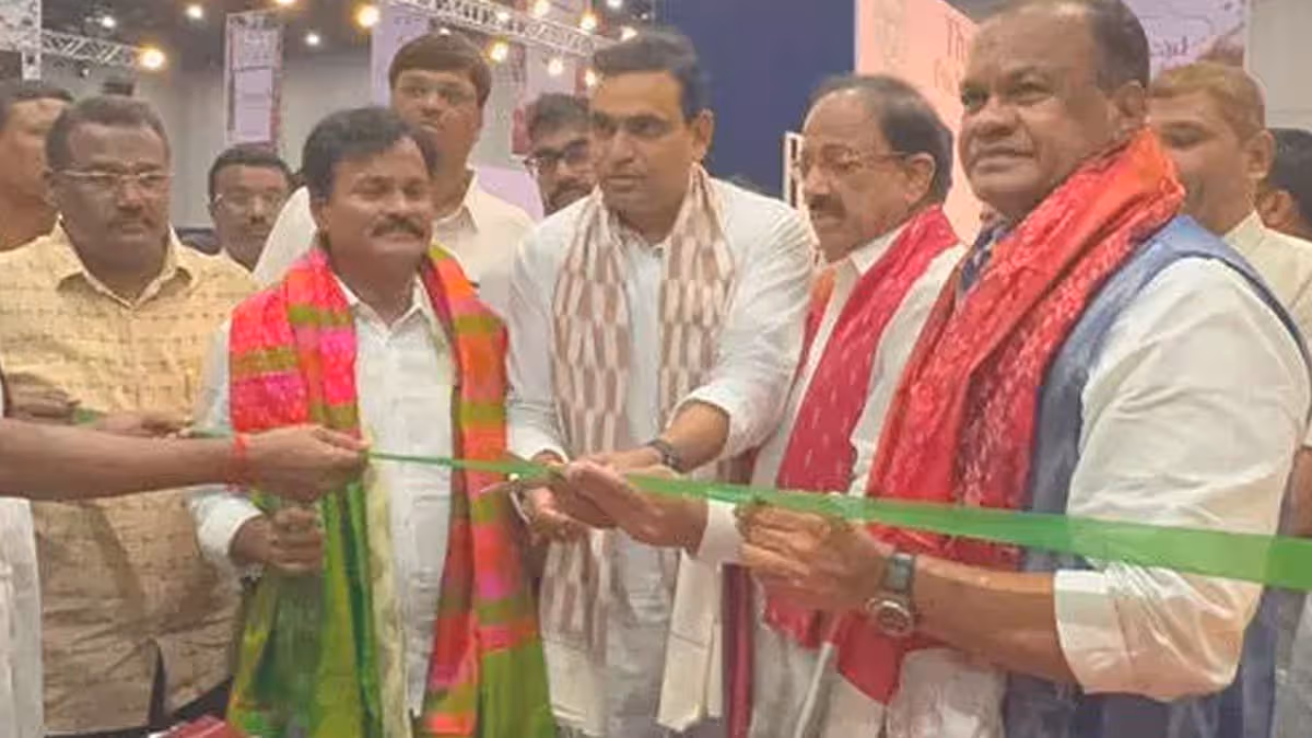 హైటెక్స్ లో ‘థ్రెడ్ పోచంపల్లి’ప్రదర్శనను ప్రారంభించిన మంత్రులు