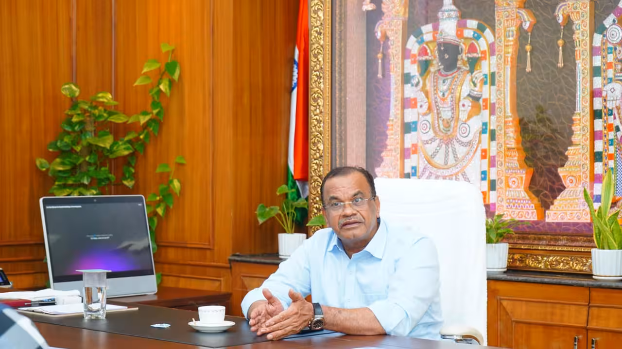వర్షాల వేళ..క్షేత్ర స్థాయి ఉద్యోగులకు సెలవులు రద్దు: మంత్రి వెంకట్ రెడ్డి