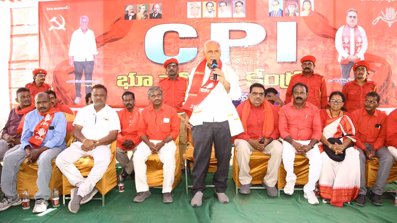 హామీలు అమలుచేయకుంటే తిరుగుబాటు తప్పదు : కాంగ్రెస్ సర్కారుకు సీపీఐ నేత కూనంనేని హెచ్చరిక