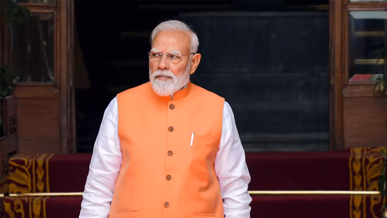 భారత్ అత్యధిక కాలం ప్రధానిగా మోదీ రికార్డు