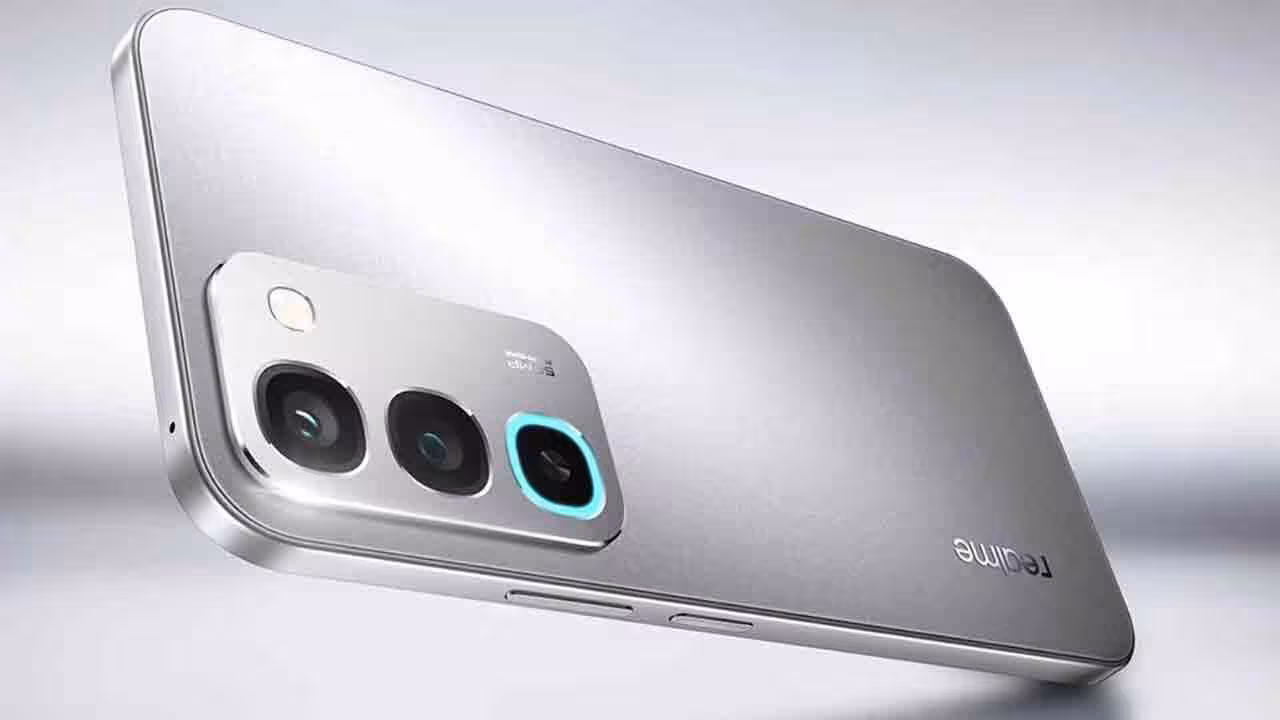 Realme P4R | 8000mAh భారీ బ్యాటరీతో రియల్‌మీ సరికొత్త ఫోన్.. ఒక్కసారి చార్జ్ చేస్తే21.5 గంటలు నాన్‌స్టాప్ యూట్యూబ్ వీడియోలు చూడొచ్చు!!
